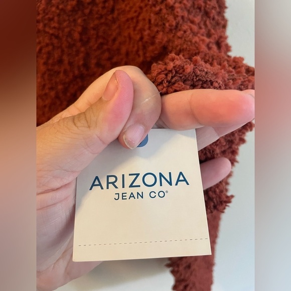 Arizona Teddy Crop Top - Picture 4 of 6